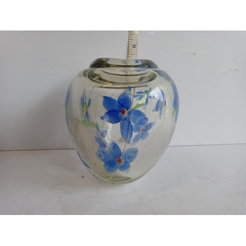 163 - Quality Murano Glass Vase with Excellent Floral Decoration