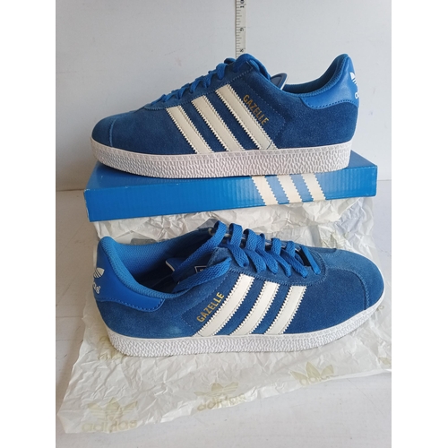 180 - Pair of New Adidas Gazelle Trainers,size 7. Boxed