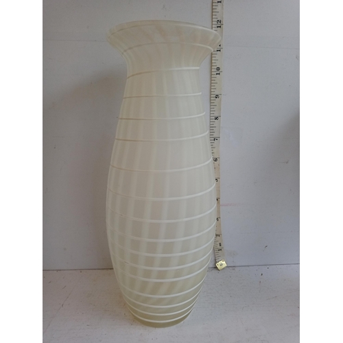 216 - 60's Art Glass Vase