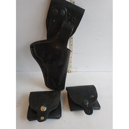 361 - Very Good Quality Leather Gun Holster & Ammo Pouches