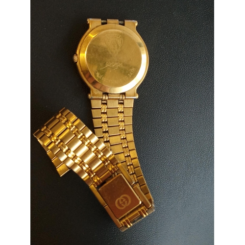 8 - Gents Gucci Wrist watch,( Strap need attention)