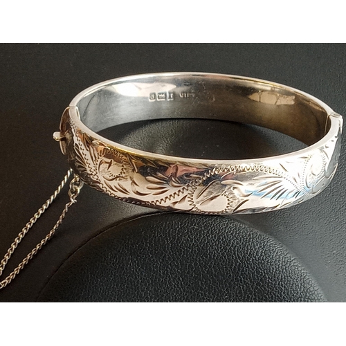 126 - Sterling Silver Decorated Hinged Bangle, 20.71