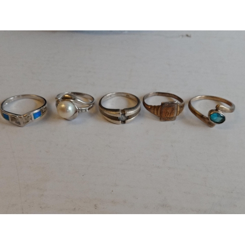 142 - 5 Assorted Silver Rings