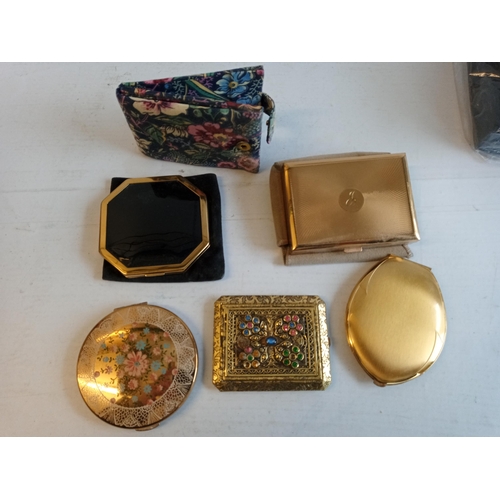 259 - Selection of Compacts