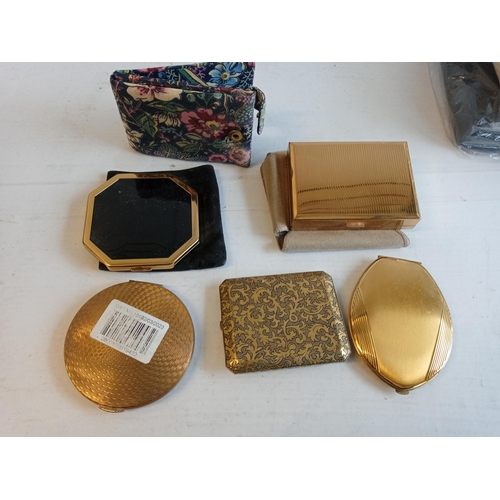 259 - Selection of Compacts