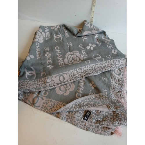 272 - Good Quality Scarf