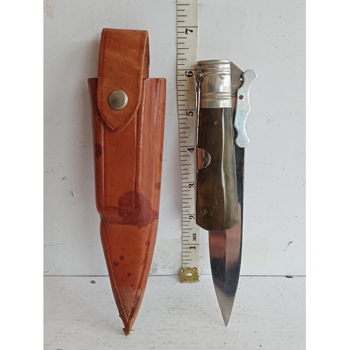 30 - Very Good Quality Locking Knife in Leather Sheath