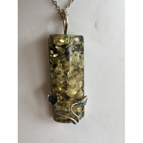 325 - Unusual White Metal Chain & Pendant