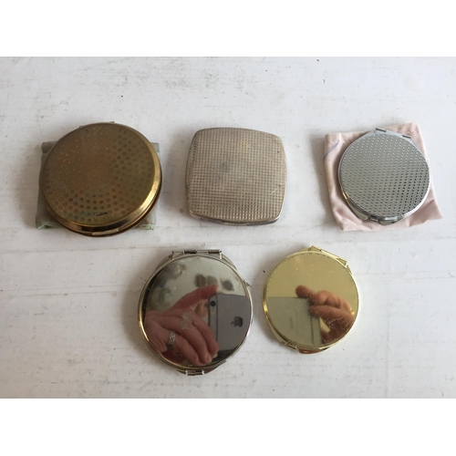 387 - Selection of Assorted Compacts