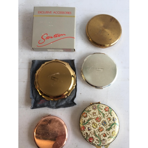 395 - Selection of Assorted Compacts