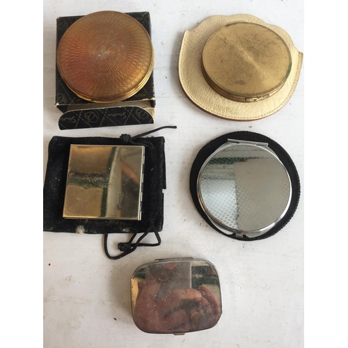 400 - Selection of Assorted Compacts