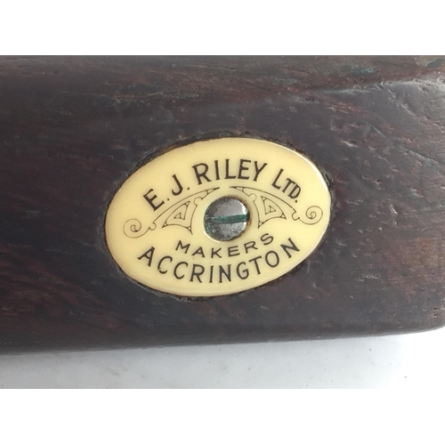 416 - Antique Riley one Piece Snooker Cue in Case. Shipping Unavailable