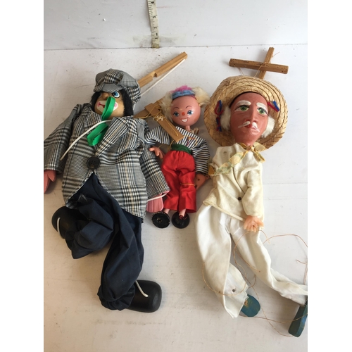 192 - 3 Assorted Unboxed Pelham Puppets