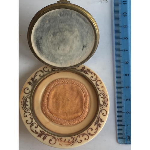 13 - 1930's French Powder Compact