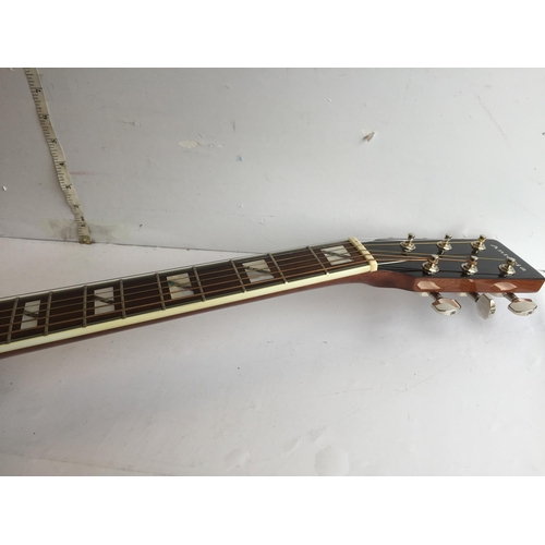 286 - Antoria Brass Bodied Resonator Guitar with 2 Bottle Necks.
In Lovely Condition and with Case.
Shippi... 