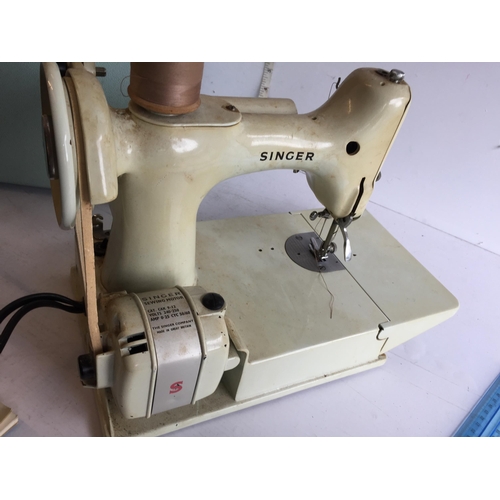 237 - White Singer Featherweight 221K Sewing Machine, Good Condition & in original Box