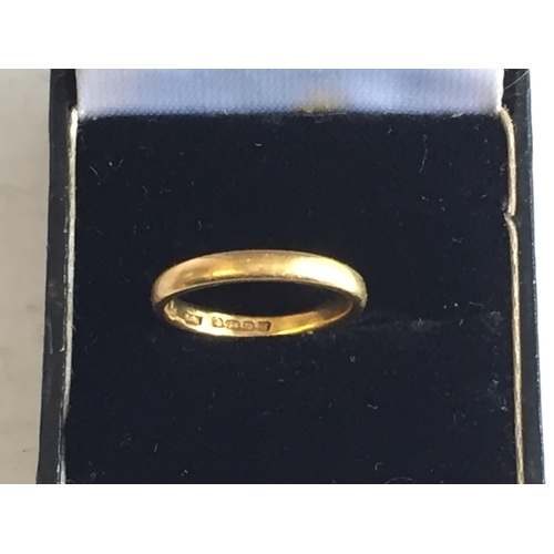 259 - 22ct Gold Wedding Band