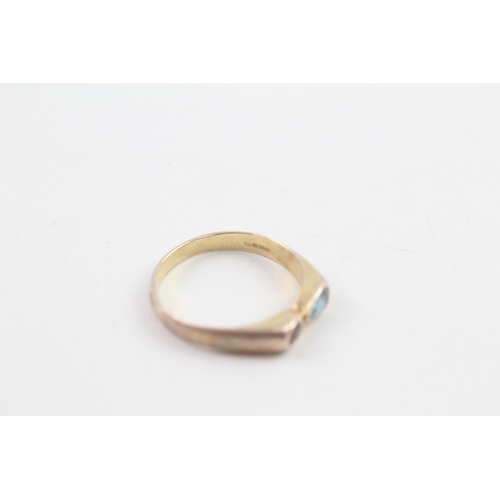 10 - 9ct gold topaz & garnet dress ring