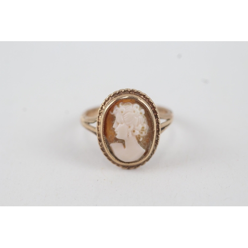 28 - 9ct gold shell cameo dress ring