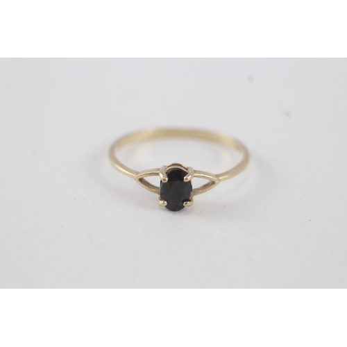 36 - 9ct gold sapphire single stone ring with spilt shank