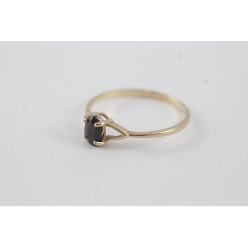 36 - 9ct gold sapphire single stone ring with spilt shank