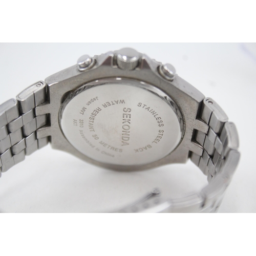 105 - Mens Sekonda Chronograph Watch
Quartz Working