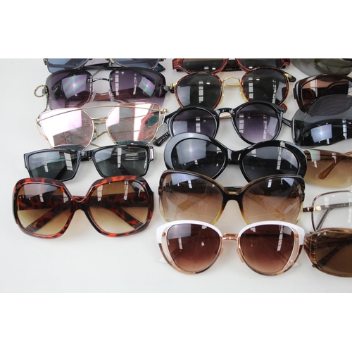 57 - Sports Sunglasses Glasses Eyewear
Assorted Inc Cased, Polarized Job Lot