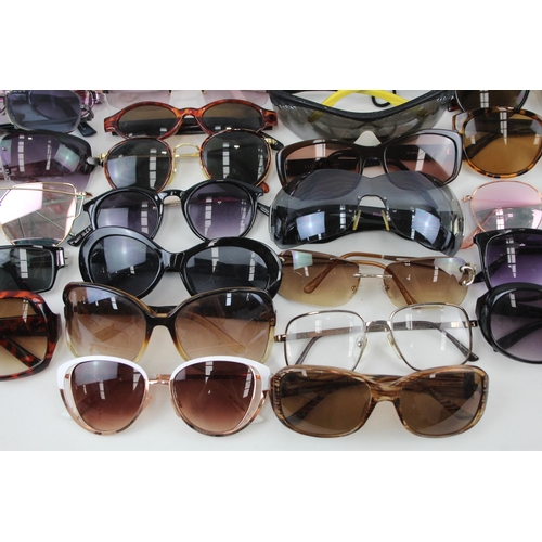 57 - Sports Sunglasses Glasses Eyewear
Assorted Inc Cased, Polarized Job Lot