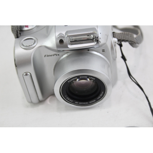 70 - Fujifilm Finepix 2800 Zoom Digital
Bridge Camera Working