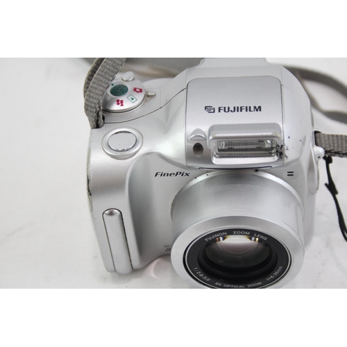 70 - Fujifilm Finepix 2800 Zoom Digital
Bridge Camera Working