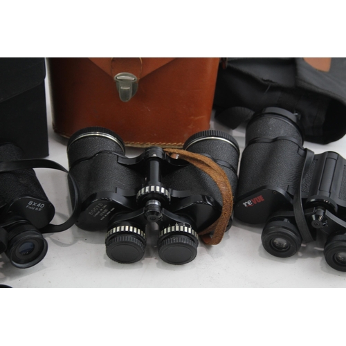 71 - Vintage Binoculars Inc Miranda,
Zenith & National Trust Etc Working
w/ Cases x 6