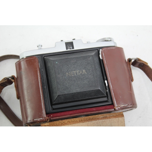 78 - Zeiss Ikon Nettar Vintage Camera
Working w/ Original Leather Case