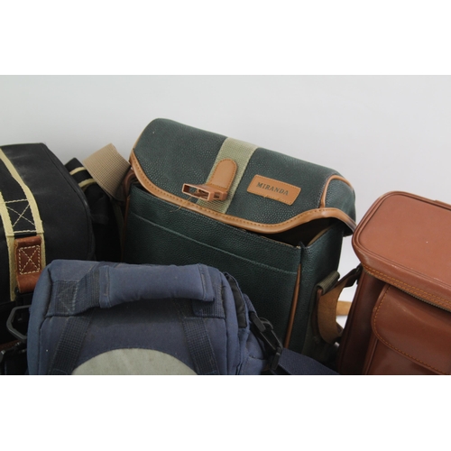 82 - Assorted Camera Bags Inc Branded &
Unbranded In Various Sizes &
Materials x 4