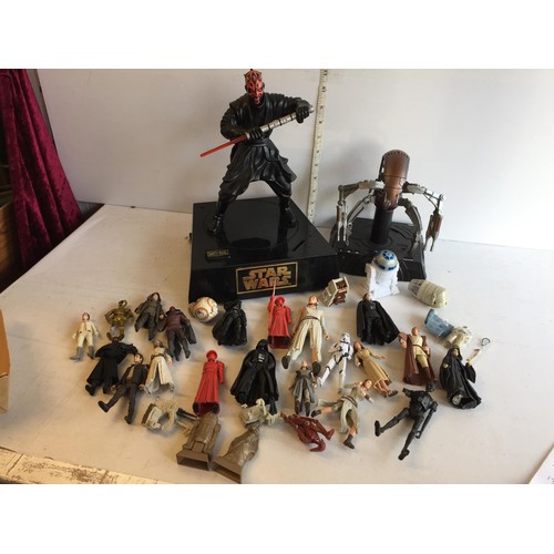 70 - Good Selection of Star Wars Items