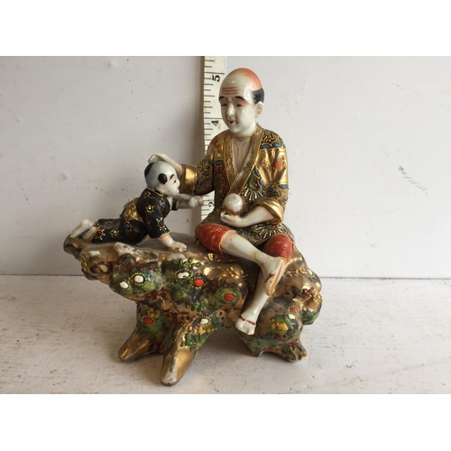 119 - Japanese Father & Son Figure