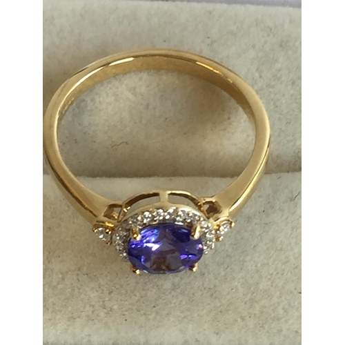 264 - 19ct Gold, Tanzanite & Diamond Ring, size S 1/2. Beautiful Quality. Stunning
