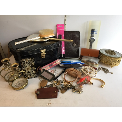281 - Very Good Selection of Mixed Item Inc Vanity Case