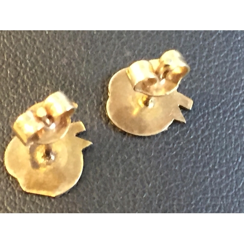 14 - 9ct GoldPattern Stud Earrings


2073649