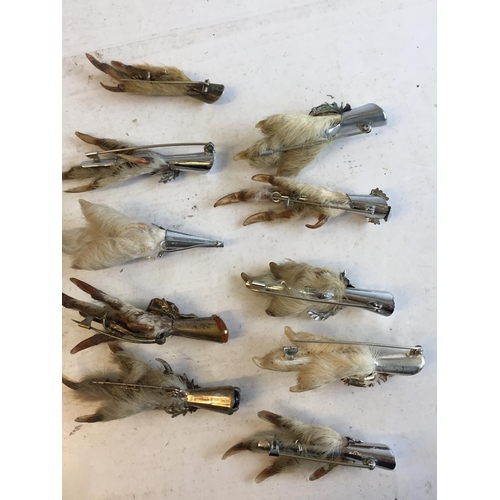 156 - Antique Vintage Taxidermy Grouse Feet Brooches.


574944