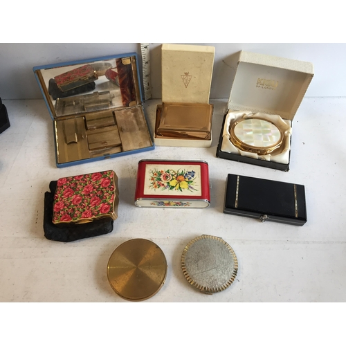 181 - Collectable Powder Compacts, Job Lot.


575097