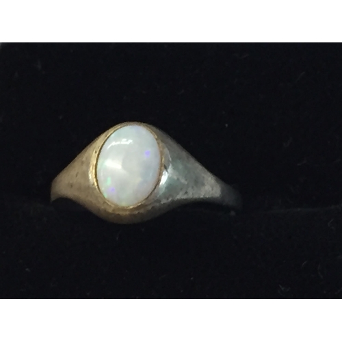 21 - 9ct Gold Opal Signet Ring, size L.



2072974