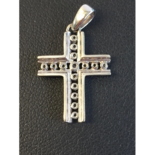 35 - 9ct Gold Cubic Zirconia Cross Pendant


2072979