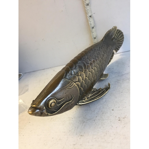 409 - Heavy bronze Carp Fish