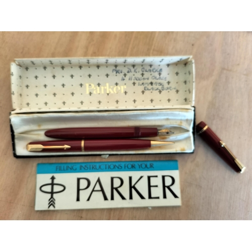 104 - Parker Fountain Pen & Propelling Pencil Set, 14 ct Gold Nib. Boxed