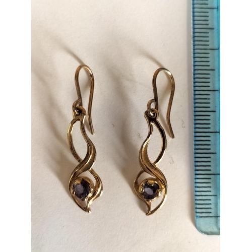 206 - 9ct Gold & Blue gemstone Drop Hook Earrings.


2058198