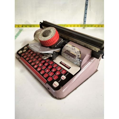 67 - Mettoy Elequant Type Writer