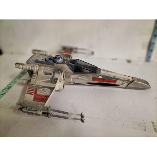 160 - Disney Star Wars Large X Wing Fighter Space Plane with Luke Sky Walker & R2D2. Original