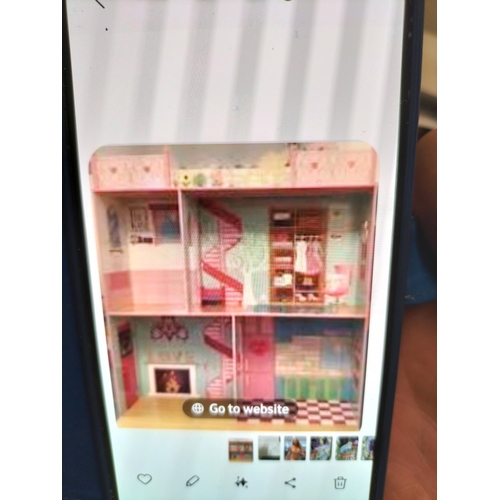 256 - Cindy Doll House with Accessories