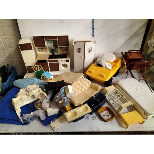 256 - Cindy Doll House with Accessories