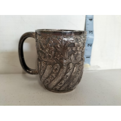 164 - Victorian Sterling Silver Drinking Cup.


2205913